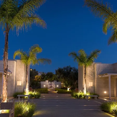Borgo De Li Santi 公寓式酒店 4*