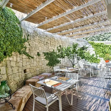 Borgo De Li Santi 3*