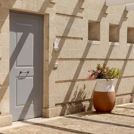 Aparthotel Borgo De Li Santi 3*