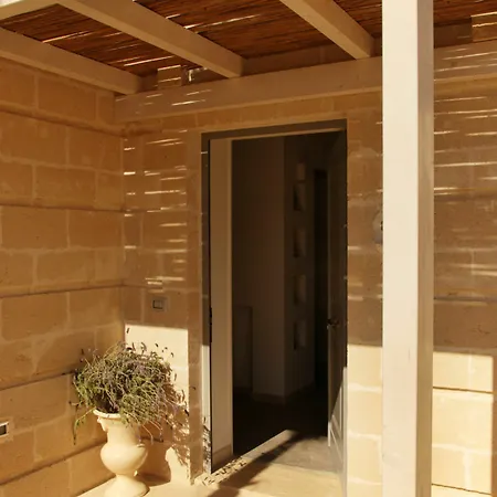 Borgo De Li Santi 3* أوترانتو