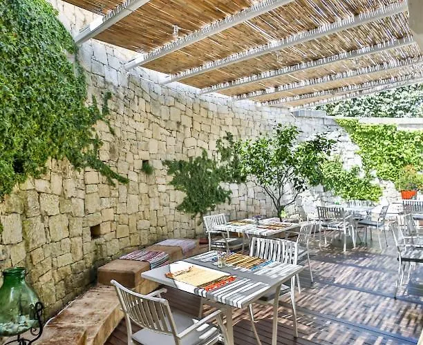 Borgo De Li Santi 4*